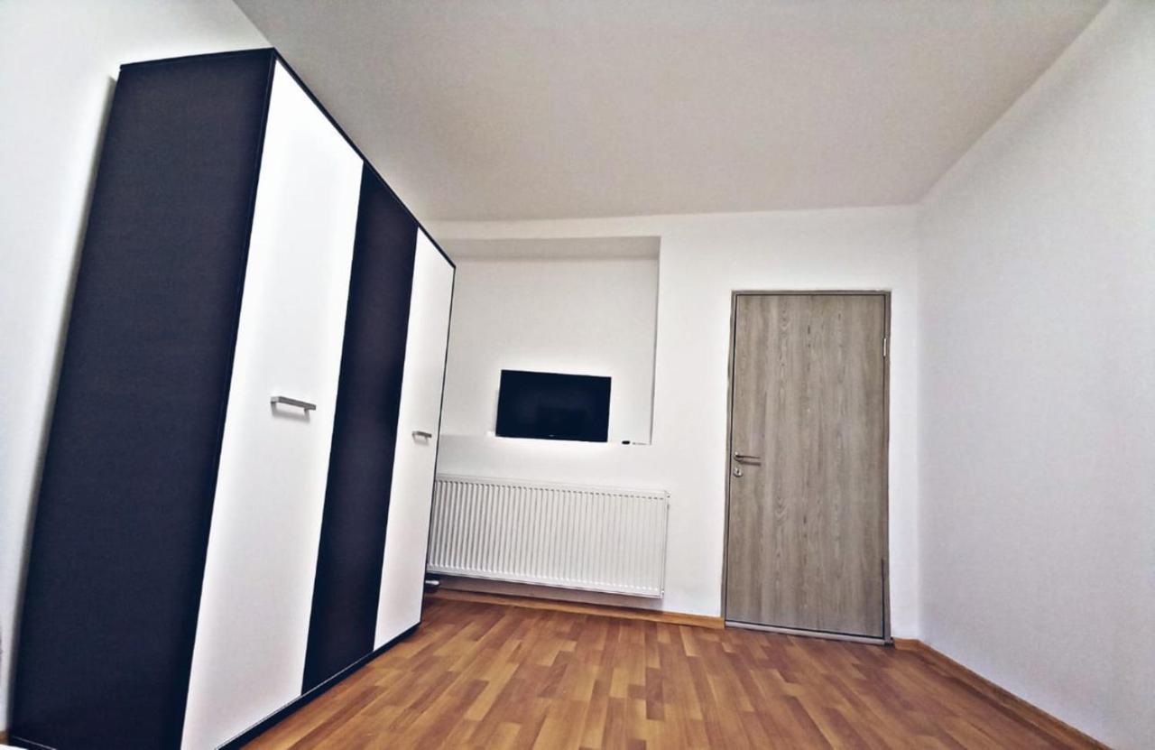 Camere In Regim Hotelier Braszów Zewnętrze zdjęcie