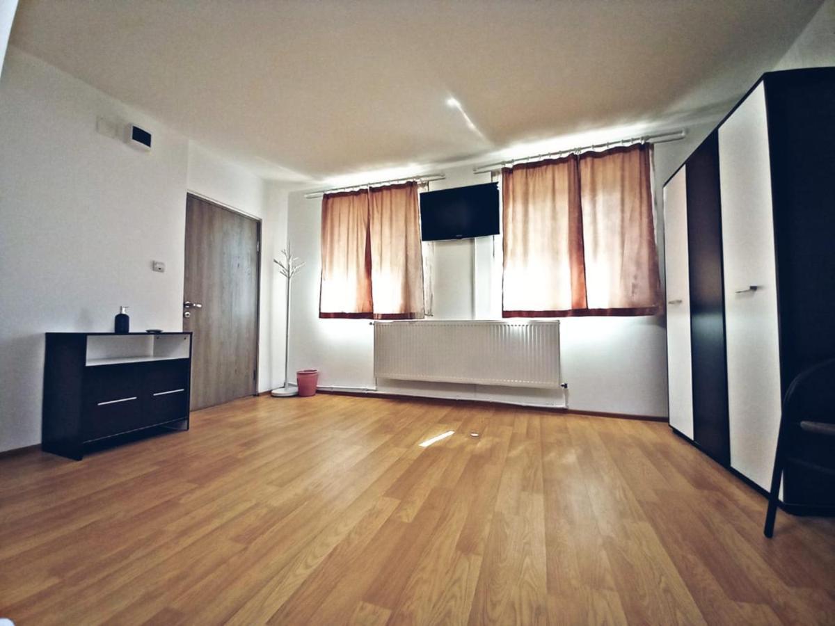 Camere In Regim Hotelier Braszów Zewnętrze zdjęcie