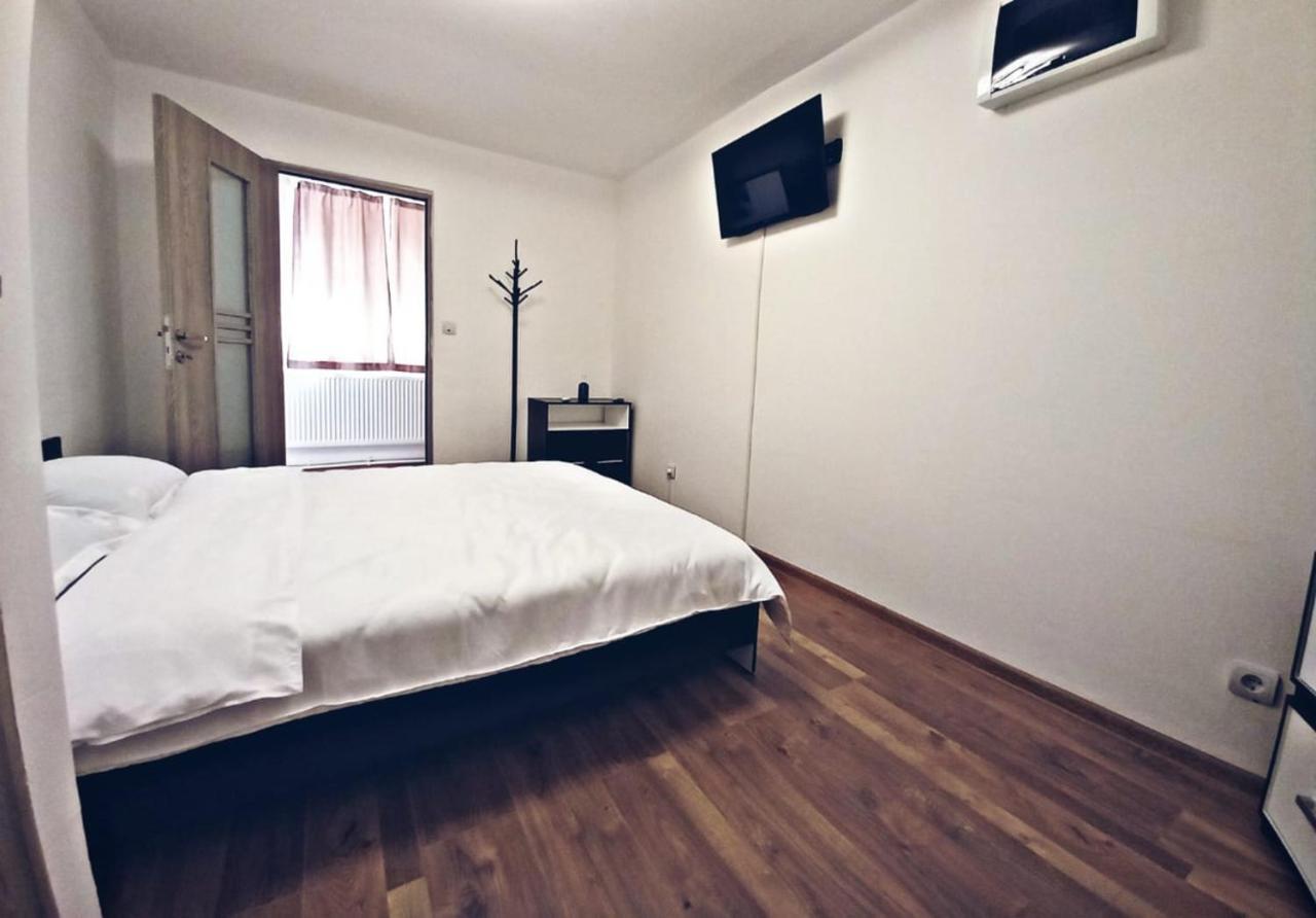 Camere In Regim Hotelier Braszów Zewnętrze zdjęcie