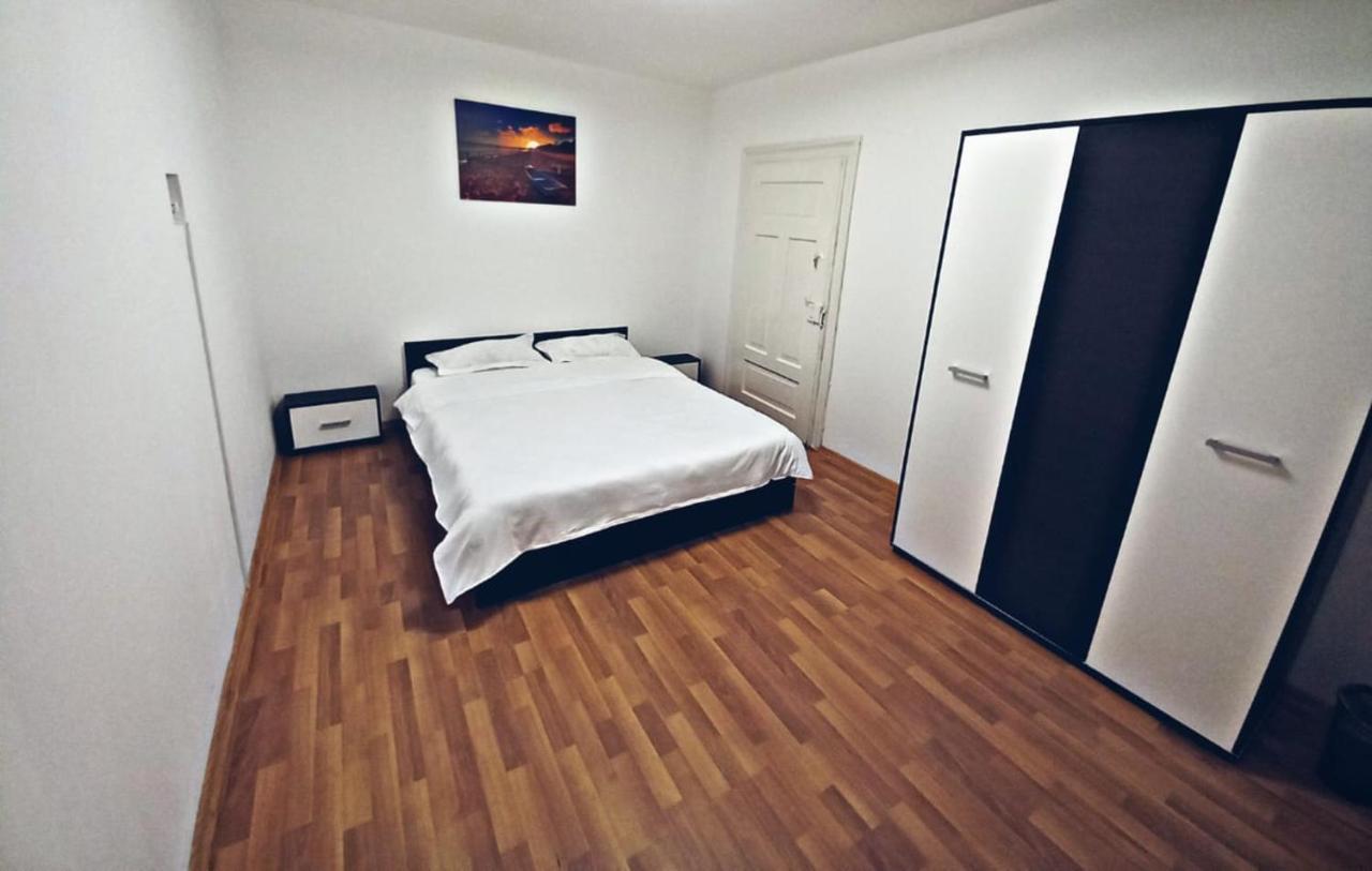 Camere In Regim Hotelier Braszów Zewnętrze zdjęcie